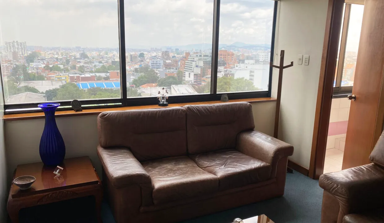 Oficina-Avenida-Chile-Makro-Inmobiliaria-13-1240×720