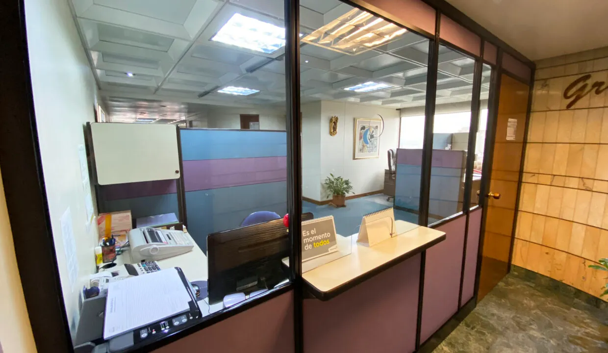 Oficina-Avenida-Chile-Makro-Inmobiliaria-2-1240×720